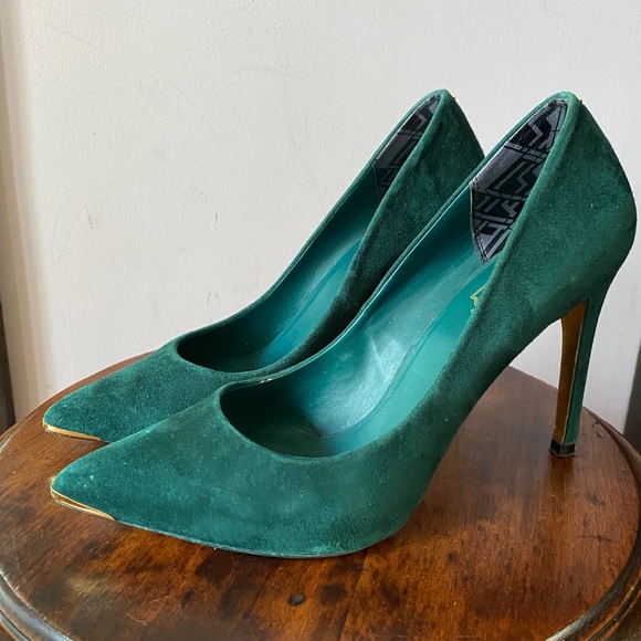 Ted Baker Hunter Green Suede Heels 